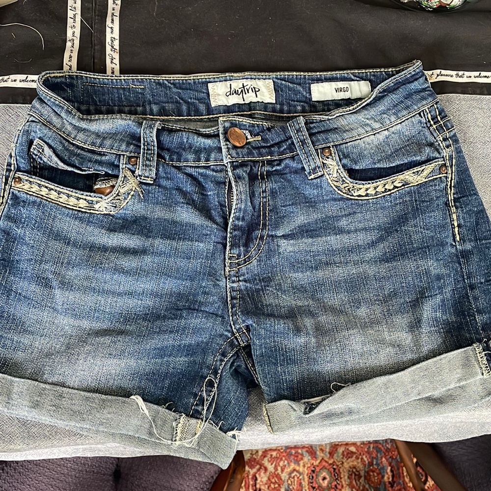 Denim Shorts. Daytrip—Virgo style. Size 27